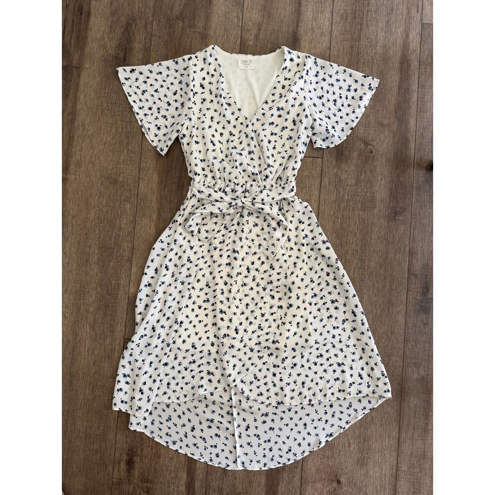 Sienna sky white flower dress xs